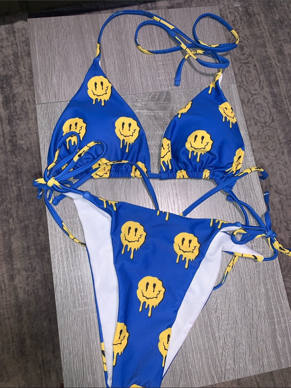 ROMWE Blue Bikini Set with Yellow Dripping Smiley Print